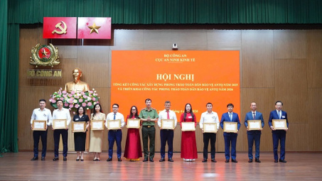 Vinachem được biểu dương trong phong trào toàn dân bảo vệ an ninh Tổ quốc