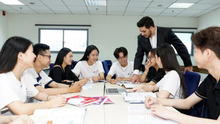 Ứng dụng trí tuệ nhân tạo tạo sinh trong hỗ trợ giảng dạy đại học: Trải nghiệm và gợi mở triển khai