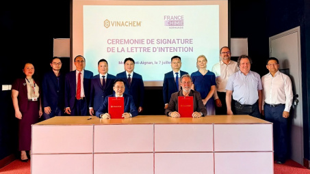 Vinachem thúc đẩy hợp tác với France Chimie Normandie và Cosmetic Valley