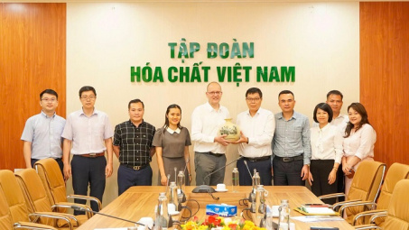 Vinachem trao đổi hợp tác với Trường Đại học Leipzig