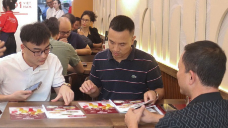 10 năm phát triển, KOMBO khẳng định vị thế hệ thống cơm niêu Singapore hàng đầu Việt Nam