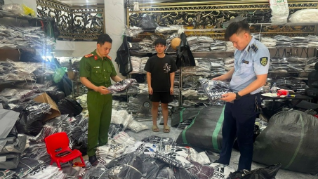 Hơn 33.600 sản phẩm thời trang nghi giả mạo thương hiệu bị phát hiện tại Hà Nội