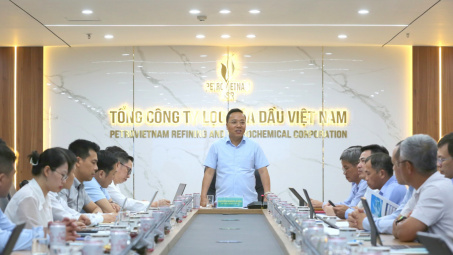 Thứ trưởng Nguyễn Hoàng Long làm việc với BSR về việc đẩy mạnh sản xuất xăng dầu, đáp ứng nhu cầu trong nước góp phần đảm bảo an ninh năng lượng quốc gia