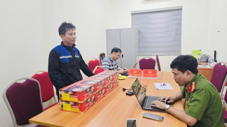Hà Nội: Phát hiện vụ vận chuyển trái phép 25,1kg pháo nổ
