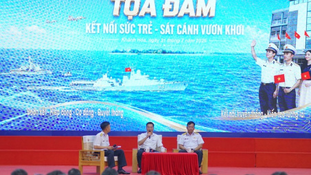 Trường Đại học Điện lực: Lan tỏa tình yêu biển, đảo từ hành trình về nguồn