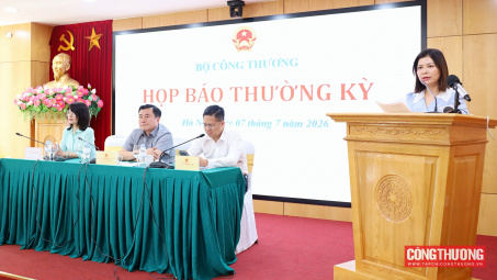 Bộ Công Thương: Hoàn thiện Nghị định mới về kinh doanh xăng dầu, tăng cường điều hành giá, đẩy mạnh phòng chống buôn lậu