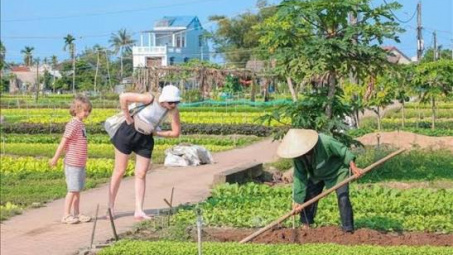 Những yếu tố ảnh hưởng đến sự hài lòng của khách du lịch quốc tế về chất lượng dịch vụ homestay tại Hà Nội