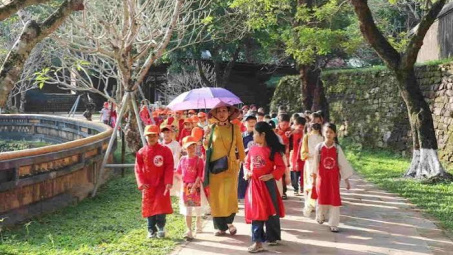 Phát triển du lịch di sản gắn với giáo dục văn hóa cho thế hệ trẻ
