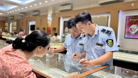 Hà Nội tăng cường quản lý, xử lý vi phạm trên thị trường vàng và ngoại tệ