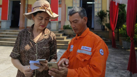 Điện lực Quảng Ninh đẩy mạnh hướng dẫn người dân sử dụng App EVN CSKH