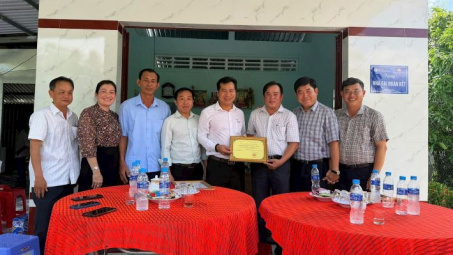 Công ty Nhiệt điện Duyên Hải tiếp tục trao 2 nhà Đại đoàn kết tại xã Trà Côn, tỉnh Vĩnh Long