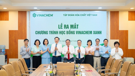 Học bổng Vinachem Xanh: Gắn đào tạo với nhu cầu nhân lực ngành Hóa chất
