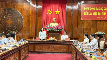 Thứ trưởng Phan Thị Thắng: Đồng Tháp cần nâng giá trị nông sản, mở rộng thị trường xuất khẩu
