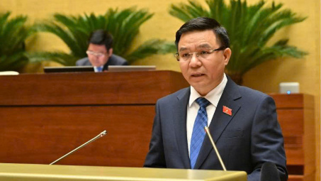 Bộ trưởng Bộ Công Thương Lê Mạnh Hùng trình bày Tờ trình dự án Luật Dầu khí (sửa đổi)