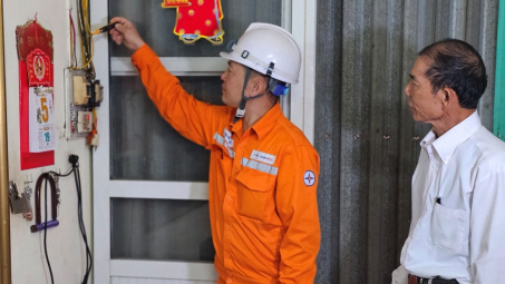 An toàn điện mùa mưa bão: Không đánh đổi an toàn lấy tiến độ