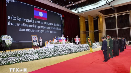 Chủ tịch Quốc hội Trần Thanh Mẫn viếng Chủ tịch Quốc hội Lào Xaysomphone Phomvihane