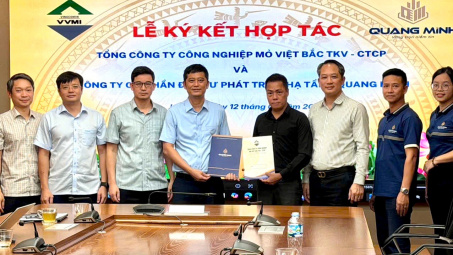 VVMI ký hợp đồng tiêu thụ 500.000 m³ đất đá thải mỏ Khánh Hòa