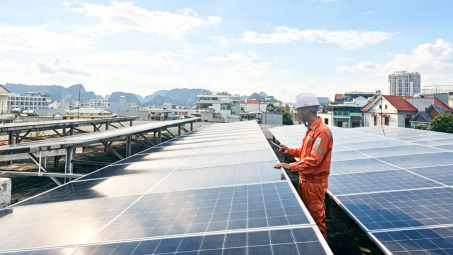 Đẩy mạnh lắp đặt điện mặt trời mái nhà tại công sở, trường học, bệnh viện