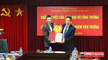 Trao quyết định bổ nhiệm tân Viện trưởng Viện Nghiên cứu Điện tử, Tin học, Tự động hóa