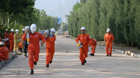 Nhiệt điện Vĩnh Tân: Nâng cao kỹ năng PCCC cho hơn 300 cán bộ, công nhân viên