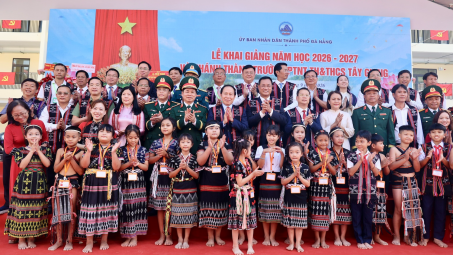 Phó Thủ tướng Lê Tiến Châu dự Lễ khánh thành Trường Phổ thông Dân tộc nội trú TH&THCS Tây Giang, Đà Nẵng