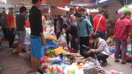 Tuần lễ hội chợ hàng tiêu dùng và thời trang hè 2013