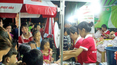 Phiên chợ Hàng Việt về nông thôn lần thứ 100