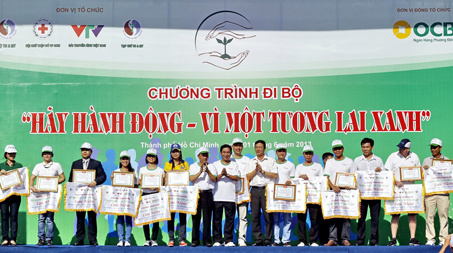 Đi bộ hưởng ứng ngày Môi trường thế giới