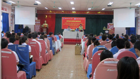 Tổng giám đốc May 10 giao lưu với sinh viên Trường Cao đẳng Nghề Long Biên 