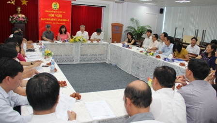 Công đoàn Dệt May Việt Nam họp sơ kết 6 tháng và triển khai công tác quý 3/2013