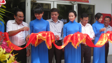 Chủ tịch Công đoàn Công Thương Việt Nam chia sẻ cùng người lao động Công ty Thép Tây Đô