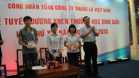 Chăm sóc con CNVC-LĐ - Việc làm thiết thực của Công đoàn Vinataba 	
