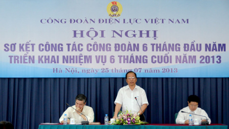 Công đoàn ngành Điện tập trung thi đua hoàn thành chỉ tiêu kế hoạch năm