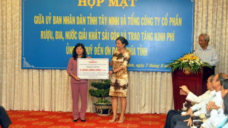 Tổng Công ty CP Bia – Rượu – NGK Sài Gòn ủng hộ 3 tỷ đồng