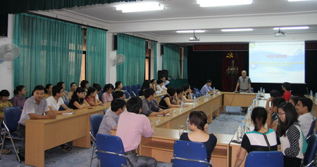 Hội nghị phổ biến những vấn đề cơ bản của luật lao động và luật công đoàn năm 2012