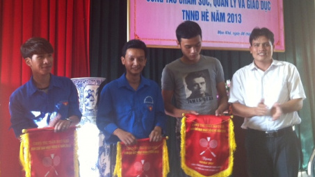 Than Mạo Khê: Tổng kết công tác giáo dục thiếu niên nhi đồng hè năm 2013
