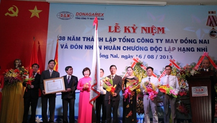 Tổng công ty May Đồng Nai: Đón nhận Huân chương Độc lập hạng Nhì