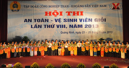 Vinacomin: Khai mạc Hội thi An toàn - Vệ sinh viên giỏi lần thứ VIII năm 2013