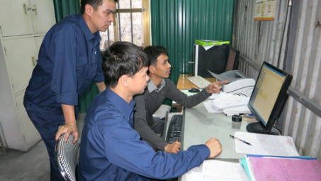 Không chỉ giao khoán mà phải "quản"
