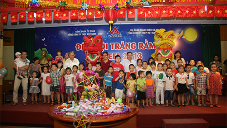 Đêm hội Trăng rằm VNSTEEL 2013 