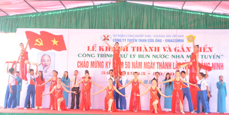 Gắn biển công trình xử lý bùn nước nhà máy tuyển
