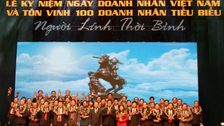 Tôn vinh 100 Doanh nhân Việt Nam tiêu biểu – Người lính thời bình