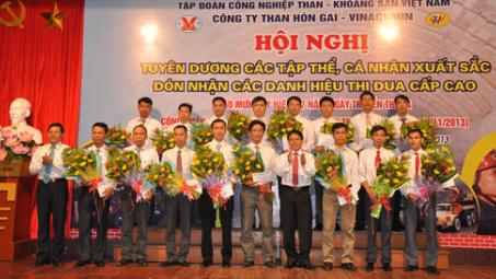 Than Hòn Gai: Tuyên dương 150 "thợ mỏ ưu tú", 16 công trình, tổ đội xuất sắc dịp 12F;11