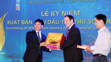 Tấn dầu thô Việt Nam thứ 300 triệu được xuất bán