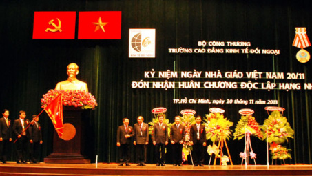Trường Cao đẳng Kinh tế Đối ngoại đón nhận Huân chương Độc lập hạng Nhì