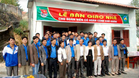 ĐTN Công ty than Nam Mẫu bàn giao nhà cho ĐVTN có hoàn cảnh khó khăn