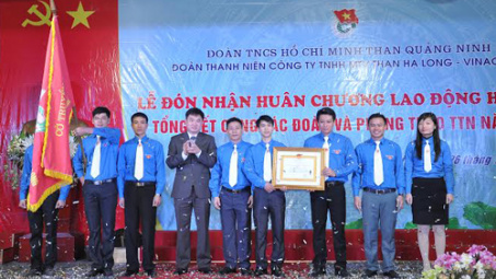 Đoàn TN Công ty than Hạ Long: Đón nhận Huân chương Lao động hạng Ba