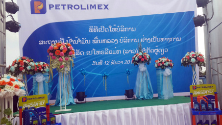 Petrolimex Lào Kinh doanh Dầu mỡ nhờn đạt sản lượng cao năm 2013