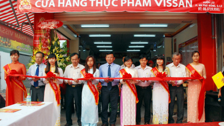VISSAN: Khai trương cửa hàng đầu tiên năm 2014