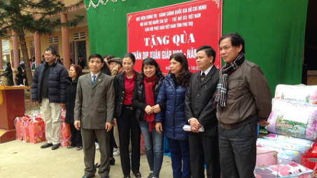 Tổng Công ty Giấy Việt Nam: Chăm lo tết cho CBCNVCLĐ và người nghèo dịp Tết Giáp Ngọ.